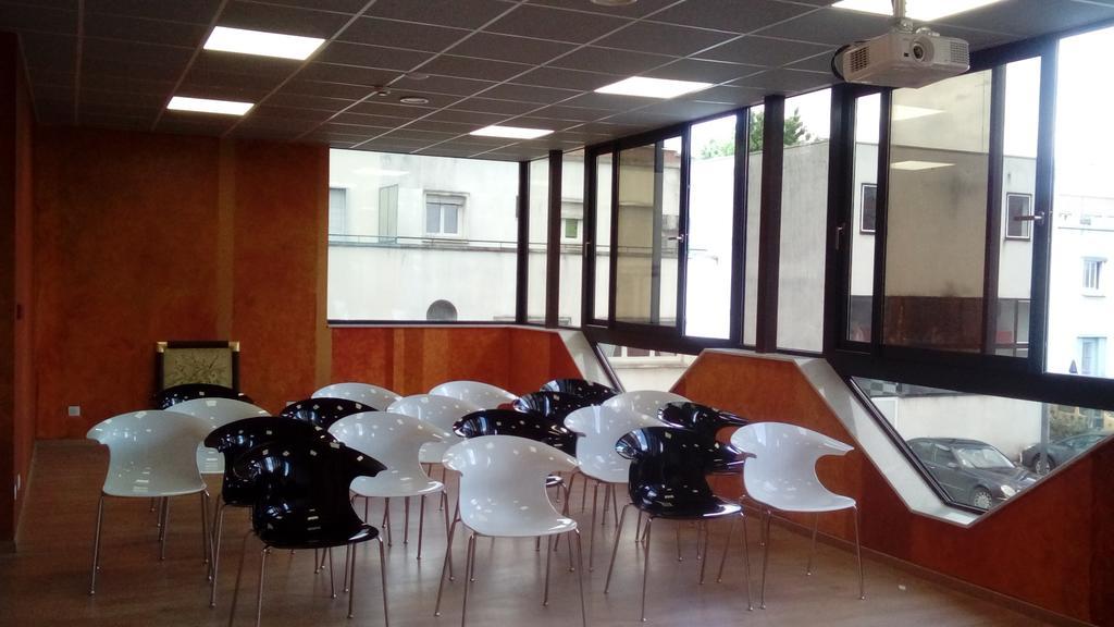 Le Grand Hotel Maubeuge Luaran gambar
