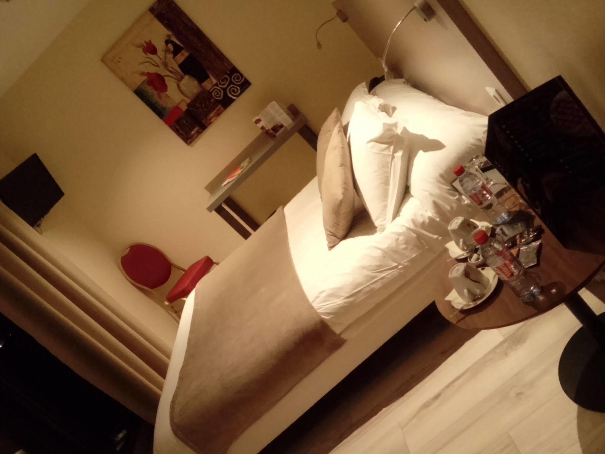 Le Grand Hotel Maubeuge Luaran gambar