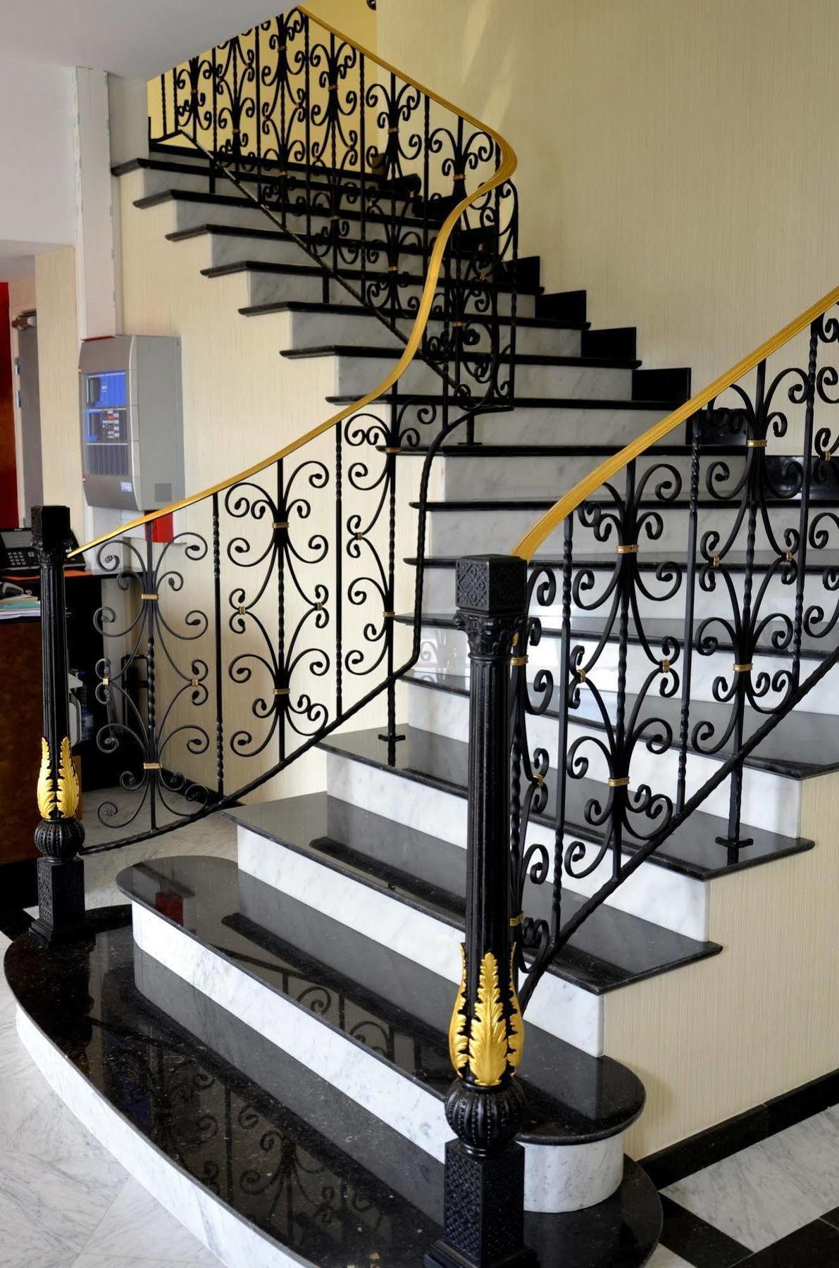 Le Grand Hotel Maubeuge Luaran gambar